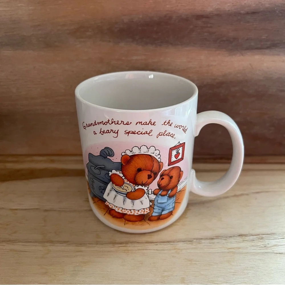 Avon Grandmother Bears Gift Coffee Mug Tea Cup Vintage Cottage Kitchen Drinkware